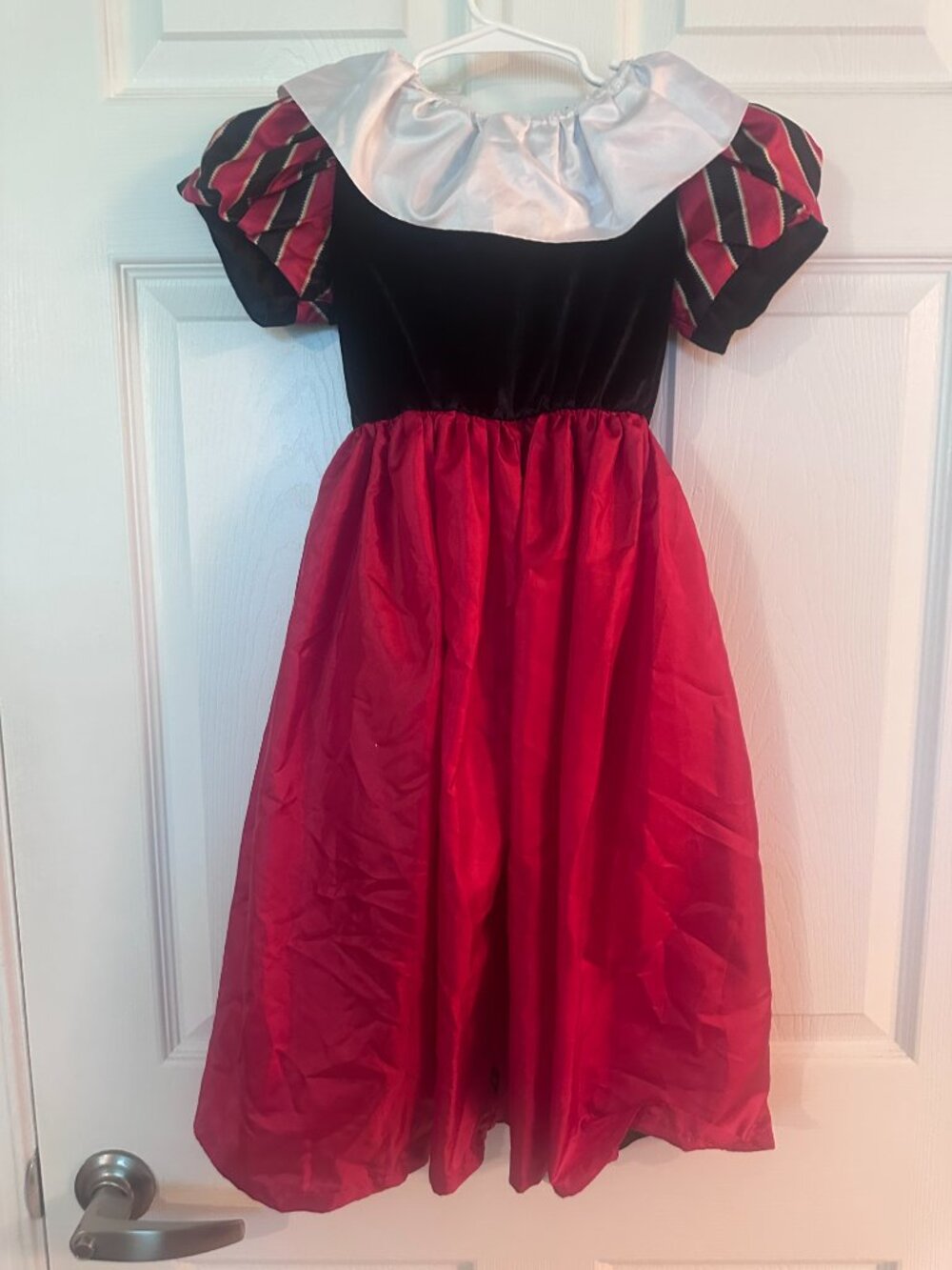 Little Adventures Queen of Hearts Costume - Picture 2 of 3